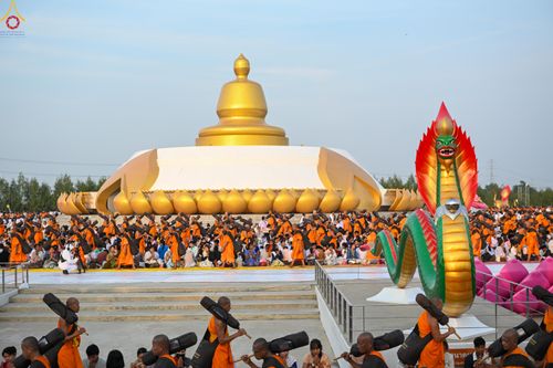 ภาพ No.299610:วันที่ 18 มกราคม พ.ศ. 2569 พิธีต้อนรับพระธรรมยาตรา (ภาพชุดที่ 2) ณ อนุสรณ์สถานลำดับที่ 5  สถานที่เผยแผ่วิชชาธรรมกายครั้งแรก อนุสรณ์สถานบางปลา วัดบางปลา อำเภอบางเลน จังหวัดนครปฐม ในโครงการธรรมยาตรา กตัญญูบูชา มหาปูชนียาจารย์ พระมงคลเทพมุนี(สด จนฺทสโร) พระ