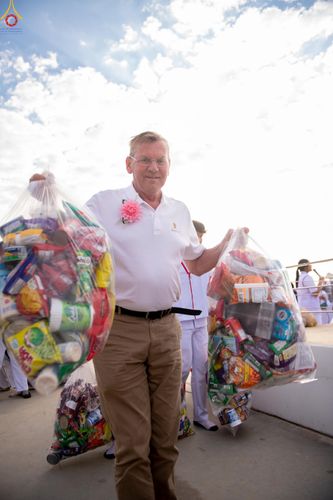 ภาพ No.302744:วันที่ 24 มกราคม พ.ศ. 2569 พิธีตักบาตรพระธรรมยาตรา(ภาพชุดที่ 2) ณ อนุสรณ์สถานลำดับที่ 5 สถานที่เผยแผ่วิชชาธรรมกายครั้งแรก อนุสรณ์สถานบางปลา วัดบางปลา อำเภอบางเลน จังหวัดนครปฐม ในโครงการธรรมยาตรา กตัญญูบูชา มหาปูชนียาจารย์ พระมงคลเทพมุนี(สด จนฺทสโร) พระผู