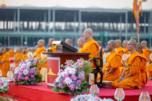 ภาพ No.307818:วันที่ 31 มกราคม พ.ศ. 2569 พิธีจุดประทีปธรรมถวายเป็นพุทธบูชา  และบูชาธรรมมหาปูชนียาจารย์ (ภาพชุดที่ 2) ณ วัดพระธรรมกาย ปทุมธานี ในโครงการธรรมยาตรา กตัญญูบูชา มหาปูชนียาจารย์ พระมงคลเทพมุนี(สด จนฺทสโร) พระผู้ปราบมาร อนุสรณ์สถาน 7 แห่ง ปีที่ 14