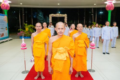 ภาพ No.78561:พิธีต้อนรับสัญญาบัตร พัดยศ ผ้าไตรและถวายมุทิตาสักการะฯ พระครูสิทธิรัตนวิเทศ และ พระครูวิเทศสันติคุณ วันอังคารที่ 28 มีนาคม พ.ศ. 2566 ณ อุโบสถวัดพระธรรมกาย