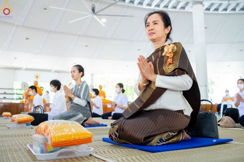 ภาพ No.84011:พิธีบุพเปตพลี ครั้งที่ 137 ร่วมอุทิศบุญกุศลแด่หมู่ญาติที่ล่วงลับไปแล้ว และสืบทอดอายุพระพุทธศาสนา ในวันจันทร์ที่ 17 กรกฎาคม พ.ศ. 2566 ณ หอฉันคุณยายอาจารย์ฯ วัดพระธรรมกาย