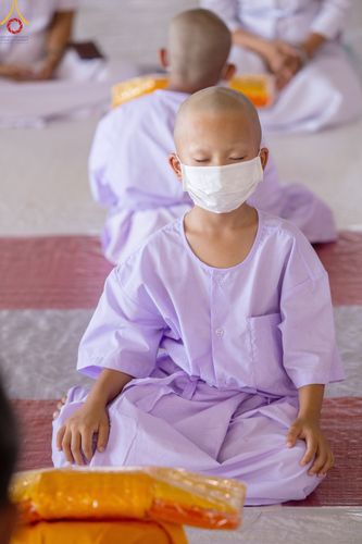 ภาพ No.79329:พิธีขอขมา มอบบาตรและผ้าไตร ในโครงการบรรพชาสามเณรฟื้นฟูพระพุทธศาสนาทั่วไทย โครงการอบรมยุวธรรมทายาท มัชฌิมธรรมทายาท และธรรมทายาทรุ่นอุดมศึกษา ณ สภาธรรมกายสากล วัดพระธรรมกาย วันเสาร์ที่ 1 เมษายน พ.ศ. 2566