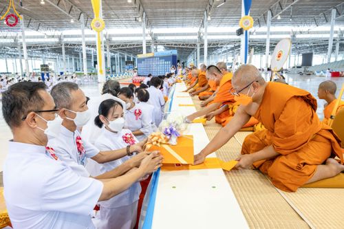 ภาพ No.87944:พิธีรำลึกนักสร้างบารมี ในวันมหารำลึกครั้งที่ 33 วันเสาร์ที่ 16 กันยายน พ.ศ. 2566 ณ หน้ารัตนบัลลังก์ สภาธรรมกายสากล วัดพระธรรมกาย