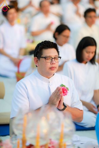 ภาพ No.112025:พิธีจุดประทีปถวายเป็นพุทธบูชา และบูชาธรรมมหาปูชนียาจารย์ พระมงคลเทพมุนี(สด จนฺทสโร) ในโครงการธรรมยาตรา กตัญญูบูชา มหาปูชนียาจารย์ พระมงคลเทพมุนี(สด จนฺทสโร) พระผู้ปราบมาร อนุสรณ์สถาน 7 แห่ง ปีที่ 12 วันที่ 14 มกราคม พ.ศ. 2567 ณ วัดสองพี่น้อง อ.สองพี่น้อง