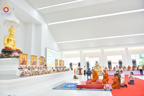 ภาพ No.152509:พิธียกฉัตรขาว 5 ชั้น กางกั้นถวายองค์พระประธาน อาคารปฏิบัติธรรมวัดสายสุวพรรณ ต.คลองสี่ อ.คลองหลวง จ.ปทุมธานี วันเสาร์ที่ 7 กันยายน พ.ศ. 2567