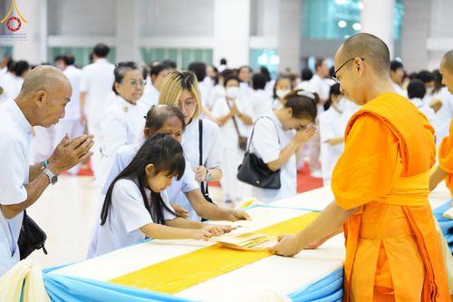 ภาพ No.139770:พิธีมุทิตาพระมหาอุปสมบทอุทิศชีวิต วันอาทิตย์ต้นเดือนที่ 2 มิถุนายน พ.ศ. 2567 ณ ห้องแก้วสารพัดนึก 1 วัดพระธรรมกาย