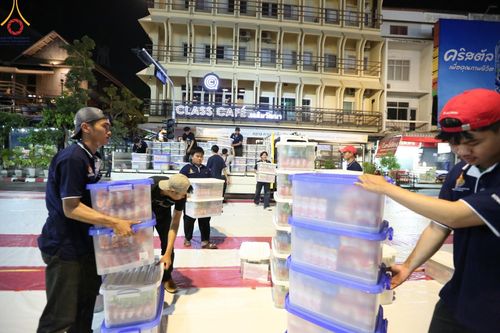 ภาพ No.126783:V.30 เต็มที่ เพื่อโคราช การเตรียมงาน ปฏิบัติงาน และเก็บงาน ของเจ้าหน้าที่หน่วยงานต่างๆ ทุกภาคส่วน เพื่อพิธีทำบุญเมืองนครราชสีมา ฉลอง 556 ปี ตักบาตรพระ 10,000 รูป ในวันเสาร์ที่ 2 มีนาคม พ.ศ.2567 ณ อนุสาวรีย์ท้าวสุรนารี จ.นครราชสีมา จัดโดย คณะสงฆ์จังหวัดนค