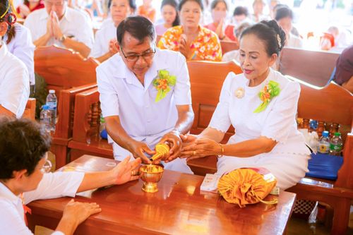 ภาพ No.171168:พิธีทอดกฐิน ณ วัดบ้านหัวนา อ.สนามชัยเขต จ.ฉะเชิงเทรา ในโครงการกฐินสามัคคีทั่วไทย 30,000 วัด บูชาธรรม 80 ปี หลวงพ่อธัมมชโย โดยคณะศิษยานุศิษย์วัดพระธรรมกาย วันที่ 27 ตุลาคม พ.ศ. 2567