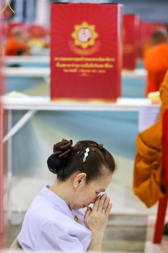 ภาพ No.147065:พิธีมุทิตาสักการะพระภิกษุ ผู้สอบได้เปรียญธรรม 9 ประโยคระดับโลกปีที่ 36, พิธีมอบโล่เกียรติยศและทุนการศึกษา สำนักเรียนบาลีดีเด่นทั่วประเทศ, พิธีถวายมหาสังฆทานคณะสงฆ์ 2,000 กว่าวัด ทั่วประเทศ ปีที่ 24, พิธีถวายไทยธรรมคณะสงฆ์ 323 วัด 4 จังหวัดชายแดนภาคใต้