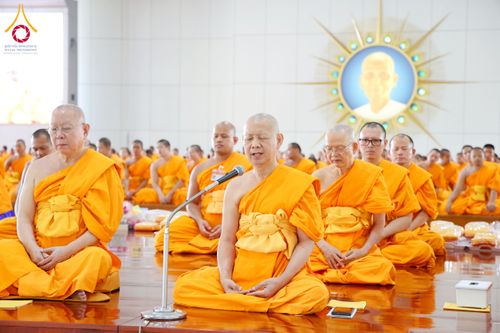 ภาพ No.243855:วันที่ 6 กันยายน พ.ศ. 2568 พิธีถวายภัตตาหารเมนูสวรรค์ เพื่อการบรรลุธรรม ณ หอฉันคุณยายอาจารย์ฯ วัดพระธรรมกาย