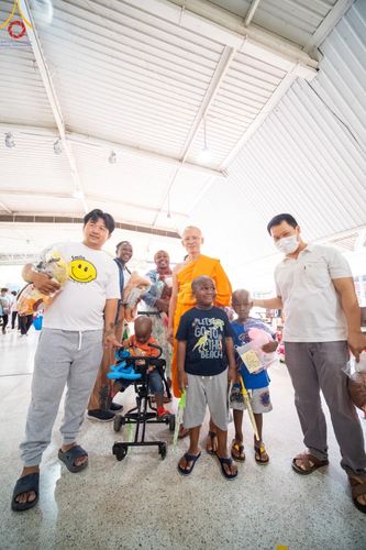 ภาพ No.111409:กิจกรรมงานวันเด็กแห่งชาติ รวมพลังเด็กเก่งและดี สร้างความดีสากล ปีที่ 6 ร่วมจัดโดย เทศบาลเมืองท่าโขลง พุทธสมาคมปทุมธานี องค์การบริหารส่วนตำบลคลองสาม ณ วัดพระธรรมกาย จ.ปทุมธานี วันที่ 13 มกราคม พ.ศ. 2567