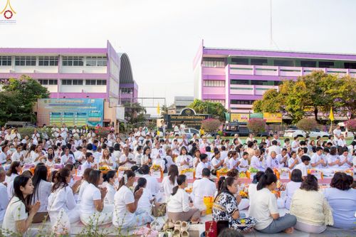 ภาพ No.235164:วันอาทิตย์ที่ 27 กรกฎาคม พ.ศ. 2568 พิธีตักบาตรพระ1,000 รูป ทำบุญเมืองพัทลุง ประธานสงฆ์ พระปริยัติวชิโรดม  เจ้าคณะจังหวัดพัทลุง ประธานฆราวาส นายรัฐศาสตร์ ชิดชู  ผู้ว่าราชการจังหวัดพัทลุง