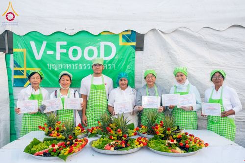 ภาพ No.191786:พิธีถวายภัตตาหารเป็นสังฆทาน แด่พระธรรมยาตรา ณ อนุสรณ์สถานคลองบางนางแท่น อ.สามพราน จ.นครปฐม ในโครงการธรรมยาตรา กตัญญูบูชา มหาปูชนียาจารย์ พระมงคลเทพมุนี(สด จนฺทสโร) พระผู้ปราบมาร อนุสรณ์สถาน 7 แห่ง ปีที่ 13 วันที่ 9 มกราคม พ.ศ. 2568