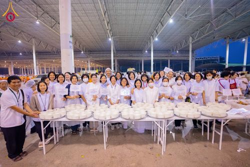 ภาพ No.121576:พิธีถวายภัตตาหารเป็นสังฆทาน แด่คณะพระธรรมยาตรา ปีที่ 12 วันที่ 31 มกราคม พ.ศ. 2567 ณ สภาธรรมกายสากล วัดพระธรรมกาย