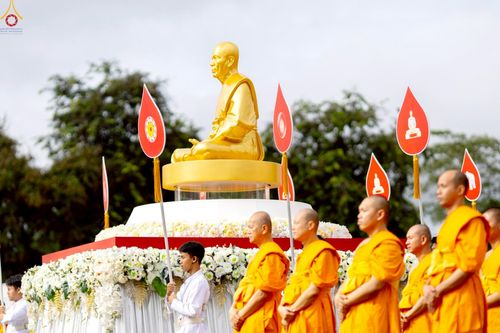 ภาพ No.239187:วันอาทิตย์ที่ 17 สิงหาคม พ.ศ. 2568 พิธีอัญเชิญรูปเหมือนพระมงคลเทพมุนี (สด จันทสโร) ณ ศาลากลางจังหวัดเลย ถึงลานพญานาค สวนสาธารณะกุดป่อง อ.เมือง จ.เลย