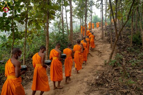 ภาพ No.130985:Photo Story ปฐมบรรพชาชาวพุทธมาร์มา Episode 4/5 วันที่ 13 กุมภาพันธ์พ.ศ. 2567 ณ วัดธัมจักร อรัญกุฏิ บังกลาเทศ