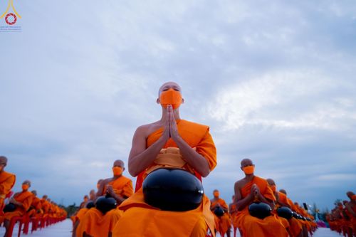ภาพ No.118478:พิธีตักบาตรพระธรรมยาตรา ปีที่ 12 ณ อนุสรณ์สถานลำดับที่ 5 สถานที่เผยแผ่วิชชาธรรมกายครั้งแรก อนุสรณ์สถานบางปลา จ.นครปฐม วันที่ 25 มกราคม พ.ศ. 2567
