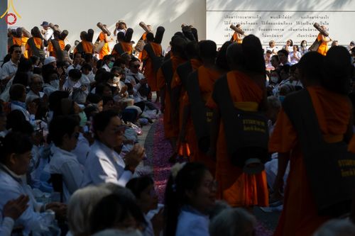 ภาพ No.193270:พิธีต้อนรับพระธรรมยาตรา ณ อนุสรณ์สถาน สถานที่เกิดในเพศสมณะ วัดสองพี่น้อง อำเภอสองพี่น้อง จังหวัดสุพรรณบุรี ในโครงการธรรมยาตรา กตัญญูบูชา มหาปูชนียาจารย์ พระมงคลเทพมุนี(สด จนฺทสโร) พระผู้ปราบมาร อนุสรณ์สถาน 7 แห่ง ปีที่ 13 วันที่ 11 มกราคม พ.ศ. 2568