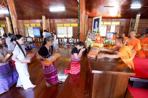 ภาพ No.262353:วันที่ 19 ตุลาคม พ.ศ. 2568 พิธีทอดกฐินสามัคคีทั่วไทย 30,000 วัด โดยคณะศิษยานุศิษย์ บูชาธรรม 81 ปี หลวงพ่อธัมมชโย ณ วัดป่าหมาก ต.แม่ลาน้อย อ.แม่ลาน้อย จ.แม่ฮ่องสอน