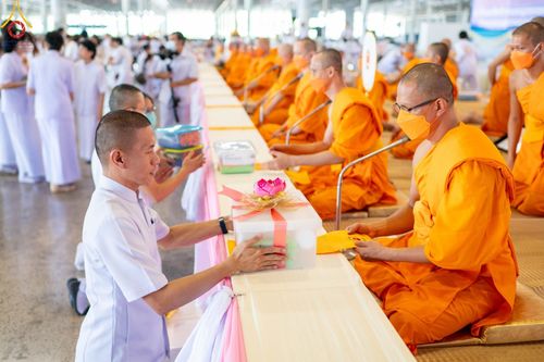 ภาพ No.102406:พิธีถวายอุปกรณ์ทำความสะอาด ณ บ้านแก้วเรือนทองคุณยายอาจารย์ฯ วัดพระธรรมกาย วันเสาร์ที่ 16 ธันวาคม พ.ศ. 2566