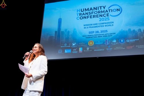 ภาพ No.249801:วันอาทิตย์ที่ 28 กันยายน พ.ศ. 2568 การปฏิบัติธรรมบูชาธรรม 108 ปี แห่งการบรรลุธรรมของหลวงปู่วัดปากน้ำ ได้จุดประทีปสันติภาพไปทั่วโลก และได้ร่วมเสวนาทางปัญญา เพื่อการขยายพระพุทธศาสนาวิชชาธรรมกายไปทั่วโลก  ในงาน HTC Newyork USA