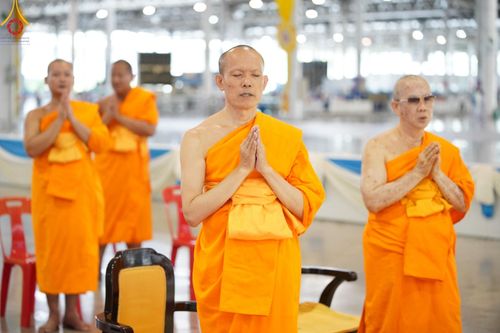 ภาพ No.153208:พิธีมุทิตาสักการะ พระภิกษุ-สามเณร ผู้สอบไล่ได้เปรียญธรรม ประโยค 1-2 ถึงประโยค ป.ธ.9 และบาลีศึกษา ประโยค1-2 ถึง บ.ศ.9 , พิธีมอบดวงแก้วสามเณรผู้ทรงบาลีไวยากรณ์ วัดพระธรรมกาย และ ศูนย์ส่งเสริมศีลธรรมในประเทศและต่างประเทศ วันอาทิตย์ที่ 8 กันยายน พ.ศ.2567