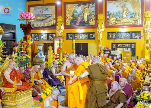 ภาพ No.274123:วันที่ 23 พฤศจิกายน พ.ศ. 2568 ประธานมูลนิธิธรรมกาย ถวายปัจจัยสมทบกฐินแด่ วัดเทียนเวียนเฟื้อกเซิน ศูนย์วิปัสสนาที่มีชื่อเสียง มากกว่า 50 ปีในเวียดนาม