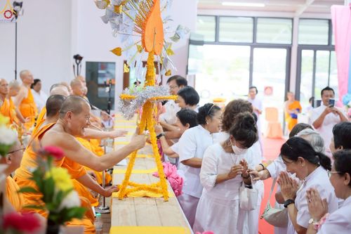 ภาพ No.272288:วันเสาร์ที่ 1 พฤศจิกายน พ.ศ. 2568 พิธีทอดกฐินสามัคคี สร้างกุฏิหมู่สามเณร ณ ศูนย์ปฏิบัติธรรมเบญจธรรม ปทุมธานี  ต.บ้านปทุม อ.สามโคก จ.ปทุมธานี