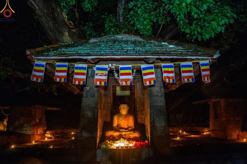 ภาพ No.141059:PhotoStory มหาศรัทธา ธรรมยาตราศรีลังกา EP.6 พิธีจุดวิสาขประทีป 6 วัด ถวายเป็น พุทธบูชา  โครงการสยาม-ลังกา ธรรมยาตรา  ฉลองเทศกาลวิสาขบูชาแห่งชาติ ศรีลังกา  บูชาธรรม 80 ปี หลวงพ่อธัมมชโย วันที่ 16 พฤษภาคม พ.ศ. 2567