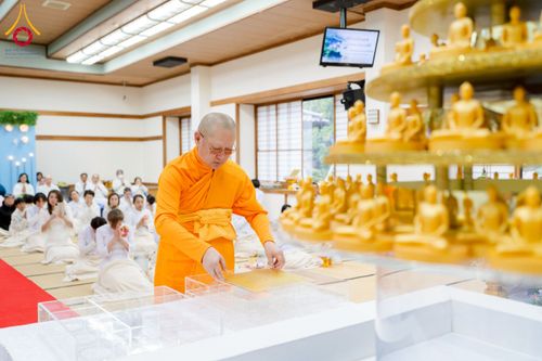 ภาพ No.220978:วันที่ 13 เมษายน พ.ศ. 2568 พิธีโปรยรัตนชาติปฐมเริ่มสถาปนาเจดีย์ และ พิธีเปิดหมู่บ้านปฏิบัติธรรม เพื่อการบรรลุธรรม ณ วัดป่าธรรมกายนานาชาติโทชิหงิ  ประเทศญี่ปุ่น