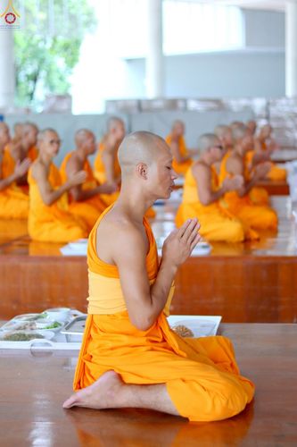 ภาพ No.229690:วันที่ 25 มิถุนายน พ.ศ. 2568 (แรม 15 ค่ำ เดือน 7) พิธีบุพเปตพลี ครั้งที่ 166 ร่วมอุทิศบุญแด่หมู่ญาติที่ล่วงลับไปแล้ว และสืบทอดอายุพระพุทธศาสนา ณ หอฉันคุณยายอาจารย์ฯ วัดพระธรรมกาย