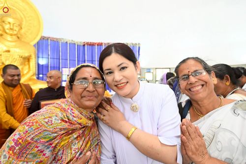 ภาพ No.263311:วันที่ 14 ตุลาคม พ.ศ. 2568 กฐินวัดถ้ำพุทธตรีรัศมี เมืองนาสิก รัฐมหาราษฎร์ ประเทศอินเดีย 