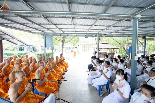 ภาพ No.86061:งานบุญครบรอบ 12 ปี ณ ศูนย์อบรมเยาวชนนครปฐม วันเสาร์ ที่ 19 สิงหาคม พ.ศ. 2566 พิธีทอดผ้าป่าบำรุงศูนย์ และพิธีเจริญพระพุทธมนต์ ฉลองหอฉันคุณยายฯ ประธานสงฆ์  พระมหาคมสัน  ธมฺมาสนฺโน ประธานบุญพิธี กัลฯสุนทรินทร์  จันทนา และคณะเจ้าภาพจังหวัดนครปฐม