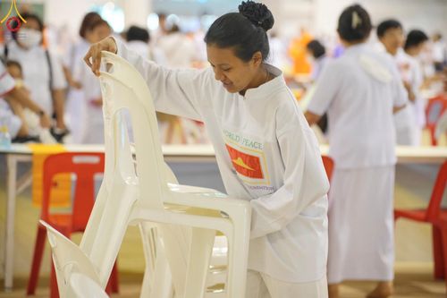 ภาพ No.58239:V.41 เทหมดใจ  ลุยต่อไป ร้อยซาวปี การเตรียมงาน การปฏิบัติงาน และการเก็บงาน ของเจ้าหน้าที่หน่วยงานต่างๆ เพื่อพิธีฉลองอายุวัฒนมงคล 80 ปี หลวงพ่อธัมมชโย และรับถวายมหาสังฆทาน 10,000 กว่าวัดทั่วประเทศ ในวันคุ้มครองโลก จันทร์ที่ 22 เมษายน พ.ศ. 2567