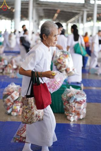 ภาพ No.150594:V.44 เพื่อพ่อ ภาพเตรียมงาน ปฎิบัติงาน ของเจ้าหน้าที่ อาสาสมัคร ทุกสถานะ เพื่อความสำเร็จ ในงานวันธรรมชัย วันอังคารที่ 27 สิงหาคม พ.ศ. 2567