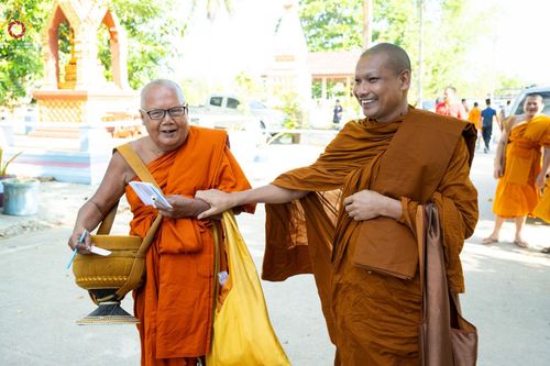 ภาพ No.131827:พิธีถวายสังฆทาน 323 วัด 4 จังหวัดชายแดนภาคใต้ ปีที่ 20 ครั้งที่ 167 และ พิธีมอบกองทุนหนุนแรงใจช่วยครูใต้ ปีที่ 17 ครั้งที่ 132 วันเสาร์ที่ 23 มีนาคม พ.ศ. 2567 ณ วัดมุจลินทวาปีวิหารพระอารามหลวง อ.หนองจิก จ.ปัตตานี