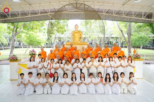 ภาพ No.144294:พิธีตักบาตรพระใหม่  โครงการบรรพชาอุปสมบทหมู่ ธรรมทายาทนานาชาติ (ภาษาจีน) ณ อาคารโถงช้าง วัดพระธรรมกาย วันอาทิตย์ที่ 14 กรกฎาคม พ.ศ. 2567