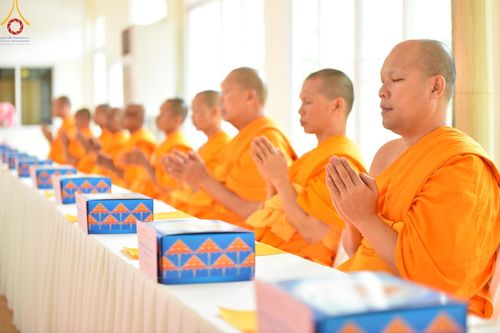 ภาพ No.149594:พิธีทอดผ้าป่ามหามงคล เพื่องานพระพุทธศาสนา , พิธีเจริญพระพุทธมนต์ และพิธีถวายสังฆทานแด่คณะสงฆ์ เนื่องในวันธรรมชัย 56 พรรษา น้อมบูชาธรรมหลวงพ่อธัมมชโย ณ ธรรมอุทยานบ้านแป้ง จ.สิงห์บุรี วันเสาร์ที่ 24 สิงหาคม พ.ศ. 2567