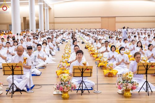 ภาพ No.206903:พิธีถวายโคมมาฆประทีป น้อมถวายเป็นพุทธบูชา แด่คณะพระภิกษุ สามเณร วัดพระธรรมกาย วันอาทิตย์ที่ 9 กุมภาพันธ์ พ.ศ. 2568 ณ ห้องแก้วสารพัดนึก 2 สภาธรรมกายสากล วัดพระธรรมกาย จังหวัดปทุมธานี