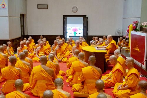 ภาพ No.250648:วันอังคารที่ 7 ตุลาคม พ.ศ. 2568 พิธีมหาปวารณาออกพรรษา ณ โบสถ์พระไตรปิฎก วัดพระธรรมกาย