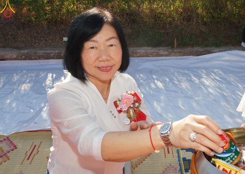 ภาพ No.106817:พิธีตักบาตรพระ ๒๐๐ รูป  "สร้างบุญใหญ่ ส่งท้ายปีเก่า ต้อนรับปีใหม่ ๒๕๖๗" วันอาทิตย์ที่ ๓๑ ธันวาคม ๒๕๖๖ ณ ถนนหน้าที่ว่าการอำเภอภูเรือ อำเภอภูเรือ จังหวัดเลย