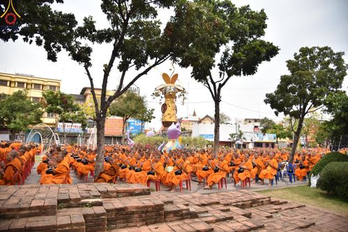 ภาพ No.126055:พิธีทำบุญเมืองนครราชสีมา ฉลอง 556 ปี ตักบาตรพระ 10,000 รูป ในวันเสาร์ที่ 2 มีนาคม พ.ศ.2567 ณ อนุสาวรีย์ท้าวสุรนารี จ.นครราชสีมา จัดโดย คณะสงฆ์จังหวัดนครราชสีมา ร่วมกับสำนักงานจังหวัดนครราชสีมา