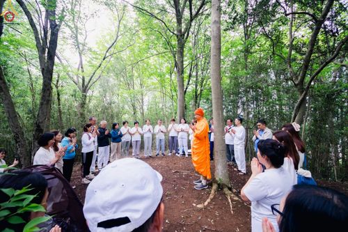 ภาพ No.136498:คณะพระภิกษุสงฆ์และกัลยาณมิตรชาวสิงคโปร์ เดินทางมาปฏิบัติธรรม ณ วัดป่าธรรมกายนานาชาติโทชิหงิ ประเทศญี่ปุ่น ระหว่างวันที่ 27 เมษายน  - 2 พฤษภาคม พ.ศ. 2567