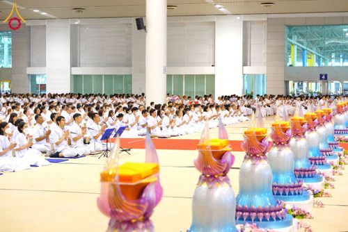 ภาพ No.134056:พิธีบูชาข้าวพระ  ในวันอาทิตย์ต้นเดือนที่ 7 เมษายน พ.ศ. 2567 ณ วัดพระธรรมกาย จ.ปทุมธานี