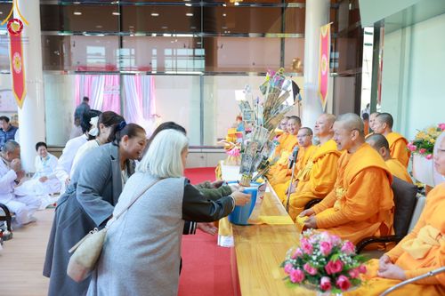 ภาพ No.95482:พิธีทอดกฐินบรมจักรพรรดิสร้างทุกสิ่ง วัดพระธรรมกายยามานาชิ ประเทศญี่ปุ่น วันอาทิตย์ที่ 19 พฤศจิกายน พ.ศ. 2566