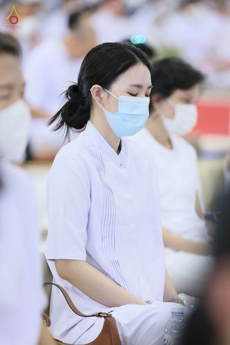 ภาพ No.80838:พิธีตักบาตร , พิธีบูชาข้าวพระในวันอาทิตย์ต้นเดือน วันที่ 7 พฤษภาคม พ.ศ. 2566 ณ วัดพระธรรมกาย