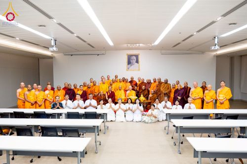 ภาพ No.222388:วันที่ 21 เมษายน พ.ศ. 2568 หลวงพ่อทัตตชีโวต้อนรับคณะสงฆ์ WAB ณ อาคาร 100 ปี คุณยายมหารัตนอุบาสิกาจันทร์ ขนนกยูง วัดพระธรรมกาย