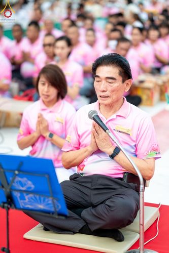 ภาพ No.150813:พิธีเจริญพระพุทธมนต์ และทำบุญตักบาตรแด่คณะสงฆ์ จำนวน 121 รูป เนื่องในโอกาสฉลองครบรอบ 120 ปี อำเภอคลองหลวง จังหวัดปทุมธานี เพื่อถวายเป็นพุทธบูชา ช่วยเหลือผู้ประสบความเดือดร้อนจากอุทกภัย และคณะสงฆ์ 323 วัด 4 จังหวัดชายแดนภาคใต้ วันเสาร์ที่ 31 สิงหาคม พ.ศ. 