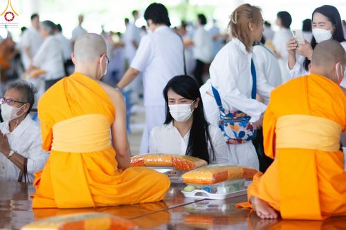 ภาพ No.87699:พิธีบุพเปตพลี  ครั้งที่ 140 ร่วมอุทิศบุญแด่หมู่ญาติที่ล่วงลับไปแล้ว และสืบทอดอายุพระพุทธศาสนา วันพฤหัสบดีที่ 14 กันยายน พ.ศ.2566 วันพระแรม 14 ค่ำ เดือน 9 ณ หอฉันคุณยายอาจารย์ฯ วัดพระธรรมกาย