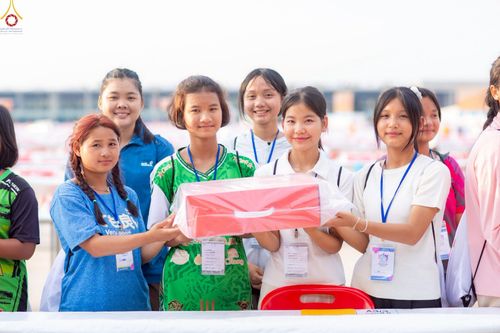 ภาพ No.225068:วันที่ 20 - 27 เมษายน พ.ศ. 2568 "ภาพแห่งความปลื้มที่ไม่มีวันจบ" คณะสงฆ์สามเณร เจ้าหน้าที่ และสาธุชน ร่วมแรงร่วมใจกันเตรียมงานและเก็บงาน เพื่อวันคุ้มครองโลก พิธีถวายมหาสังฆทานคณะสงฆ์ 40,000 กว่าวัดทั่วประเทศ